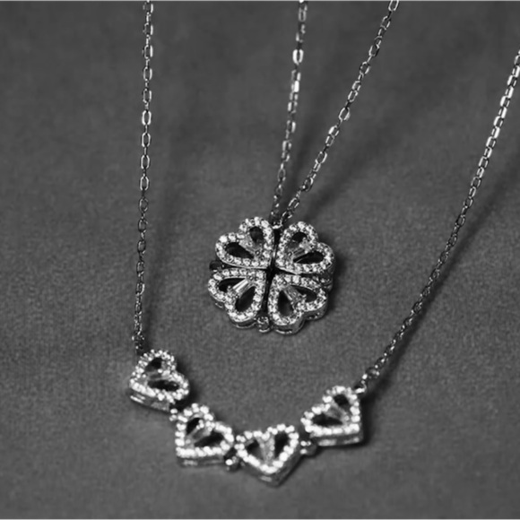 Elegant Silver Clover Pendant Necklace - Picture 3 of 3